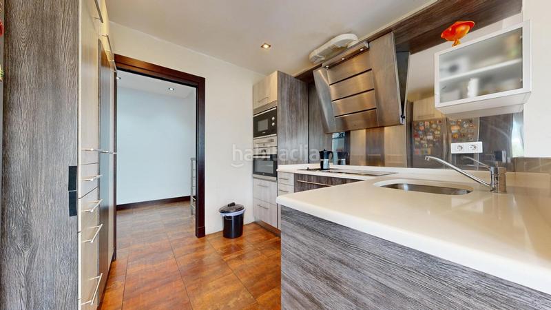 Foto 39d8bf28-34b5-4878-adce-33354cfb97b4. Casa adossada amb calefacció aparcament a San Miguel Basauri