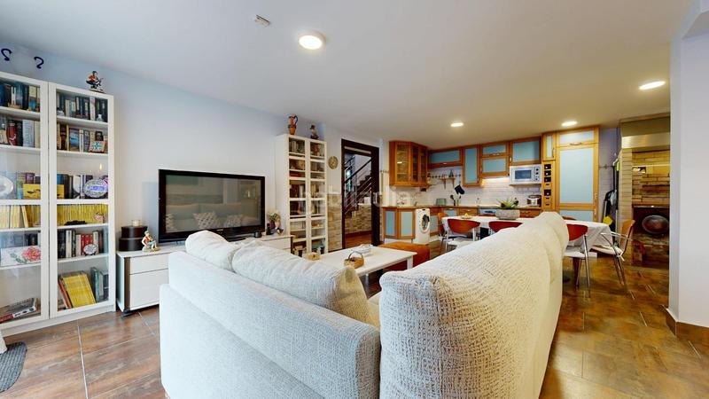 Foto 3e09ff93-a67a-4e77-8bfe-2116ec334639. Casa adossada amb calefacció aparcament a San Miguel Basauri