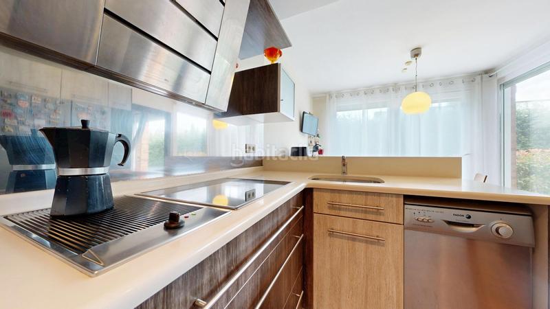 Foto 87854718-3f5f-4b82-8931-f1f8119814c9. Casa adossada amb calefacció aparcament a San Miguel Basauri