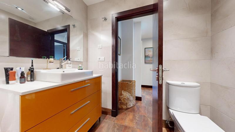 Foto 95a37cc4-f577-4c9c-865d-46271148c82d. Casa adossada amb calefacció aparcament a San Miguel Basauri