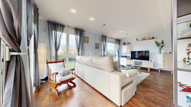 Foto a6420dfb-1394-4b0c-b926-0f8e634a2ebf. Casa adossada amb calefacció aparcament a San Miguel Basauri