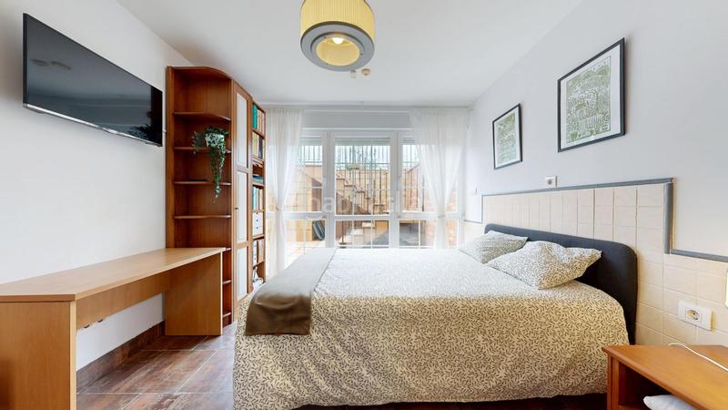 Foto aa0d3330-071f-4039-9240-3826a55b7aa4. Casa adossada amb calefacció aparcament a San Miguel Basauri