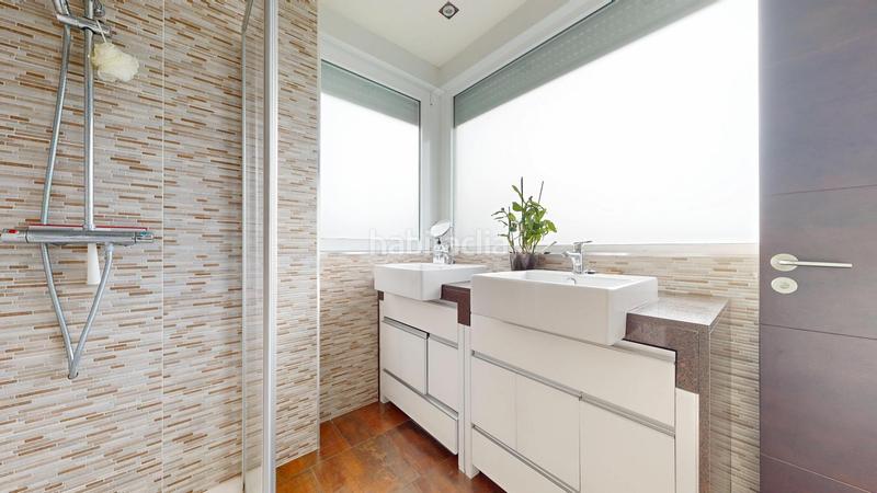 Foto aba8f158-b3ae-4972-8519-6bfa252fd5c7. Casa adossada amb calefacció aparcament a San Miguel Basauri