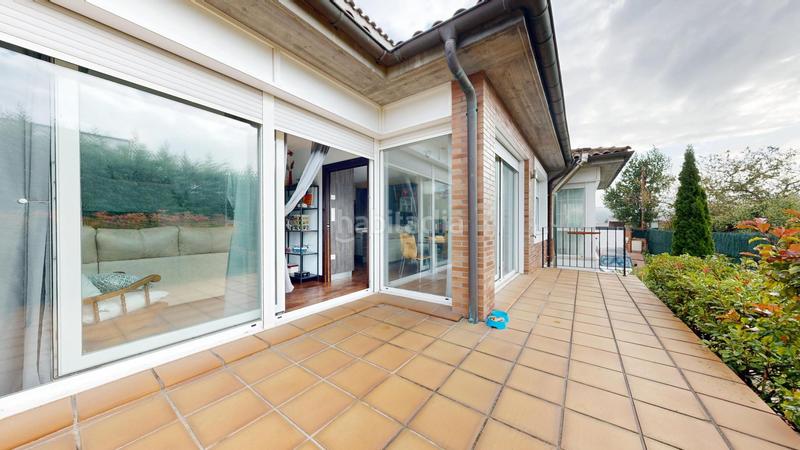 Foto d3620566-80a6-431c-889e-d8bb311d84ee. Casa adossada amb calefacció aparcament a San Miguel Basauri