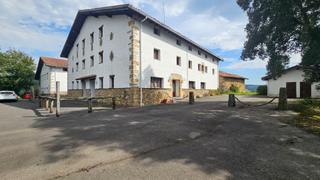 Edifici a Ziortza-bolibar. Complejo caseria zenarruzabeitia