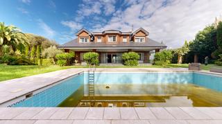 Chalet  Calle calle de urbide,. Espectacular villa en la bilbaina con piscina