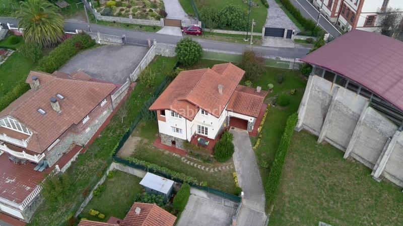 Foto 4b4a760a-0870-4d84-96f2-1b7ee7111a08. Chalet avec chauffage parking dans Arcentales