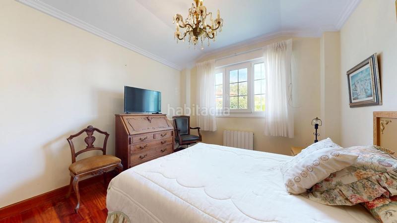Foto a8e9e0f1-888a-433a-a873-a6199c5bee89. Chalet avec chauffage parking dans Arcentales