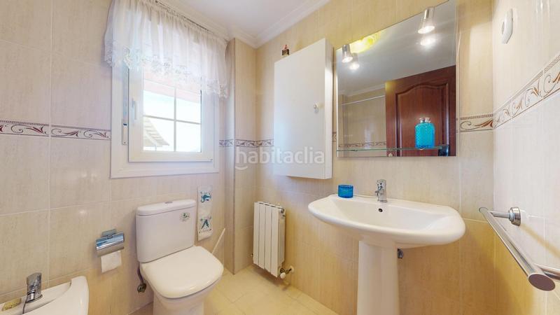 Foto c5690f5a-6220-43d7-b44f-9c0c27600237. Chalet avec chauffage parking dans Arcentales