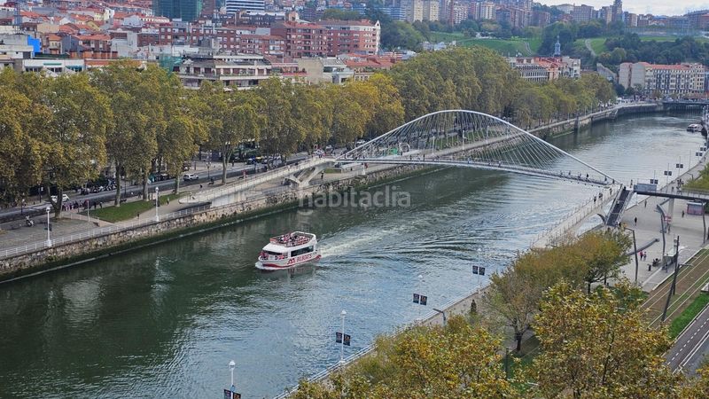 Foto 919ffb6c-91a7-4ddc-90e0-26f897326fd6. Pis amb calefacció aparcament a Abandoibarra - Guggenheim Bilbao
