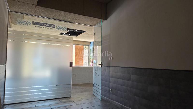 Foto 3bf9551e-fbd4-4005-81f5-9b4e7ad56399. Local comercial a Centro Urbano-Hirigunea Leioa