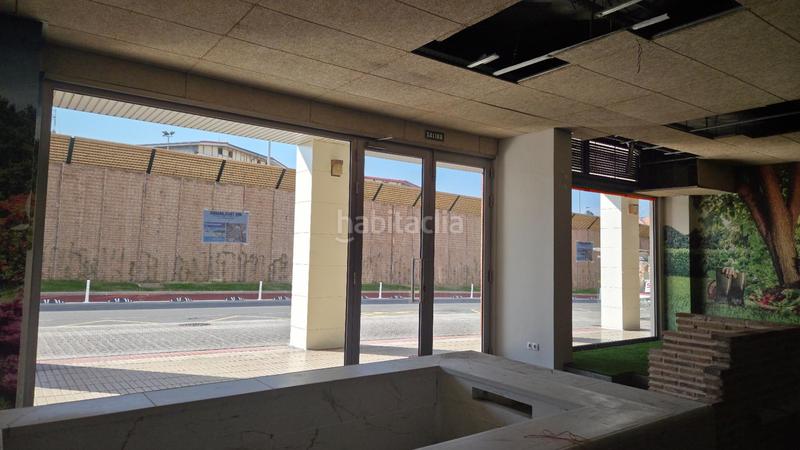 Foto c8727989-af6e-4c0c-ac03-e8d230b70b84. Local comercial a Centro Urbano-Hirigunea Leioa