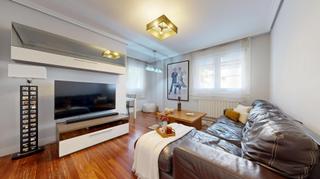 Appartement  Calle pl. elorrieta. Piso con garaje y trastero