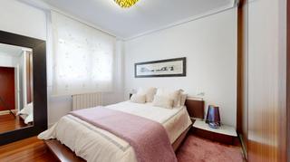 Appartement  Calle pl. elorrieta. Piso con garaje y trastero