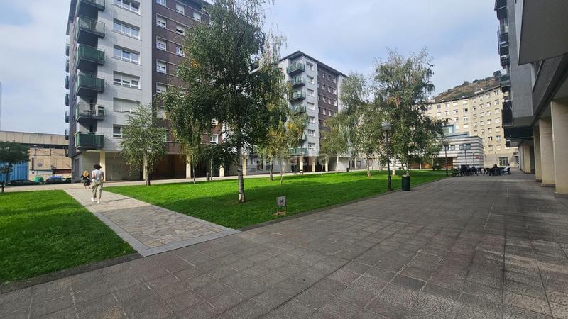 Foto c826025e-b13f-47e0-be51-b8fccc4f5bf9. Piso  con garaje y trastero en San Ignacio-Elorrieta Bilbao