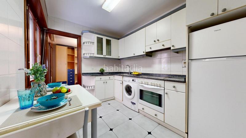 Foto 6a0cc7fc-7f80-4d55-94a3-a65080c14c77. Piso  exterior en Azeta - Abatxolo Portugalete