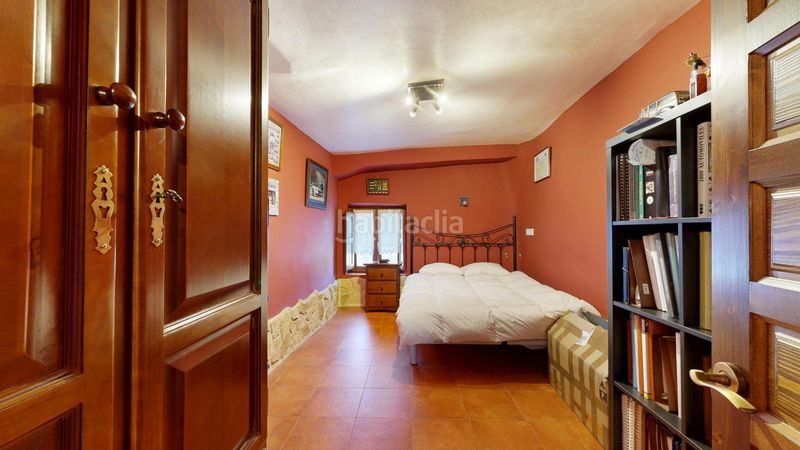 Foto f18cc249-d6c0-4634-9a61-51428e494455. Xalet amb calefacció aparcament a Valle de Mena