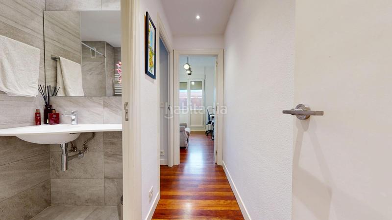 Foto 0da7a42a-8040-48e7-8fa2-39a129640b02. Piso  reformado junto a la estación en San Fransisco Bilbao