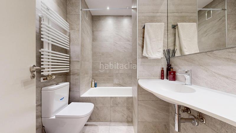 Foto 2125bd26-98d2-4361-b64d-7d2755eca36c. Piso  reformado junto a la estación en San Fransisco Bilbao