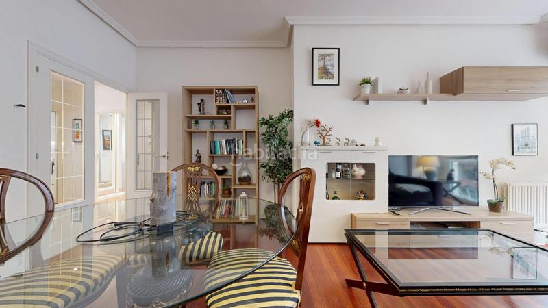 Foto 35ac1592-7bbe-40ff-b945-bc7c6903a70a. Piso  reformado junto a la estación en San Fransisco Bilbao