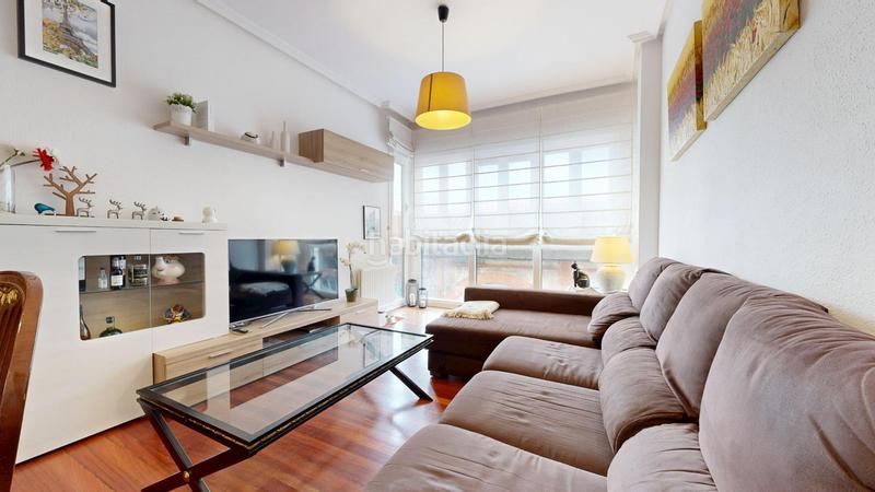 Foto 52d27d9f-e361-4d8e-8d8e-3ee510bdf313. Piso  reformado junto a la estación en San Fransisco Bilbao