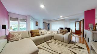 Appartement  Plaza ibarreta. Piso triplex en zeanuri