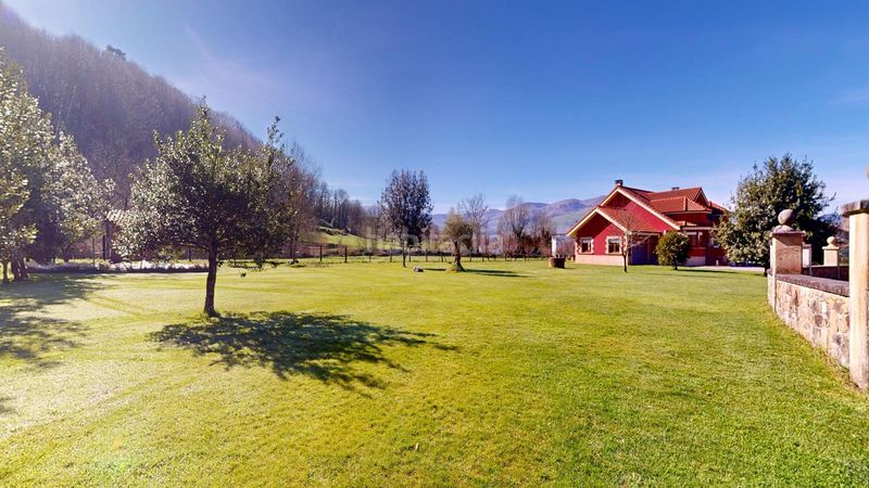 Foto 130f50d3-a885-48c0-b9b3-a933bca54bb3. Xalet a Saro