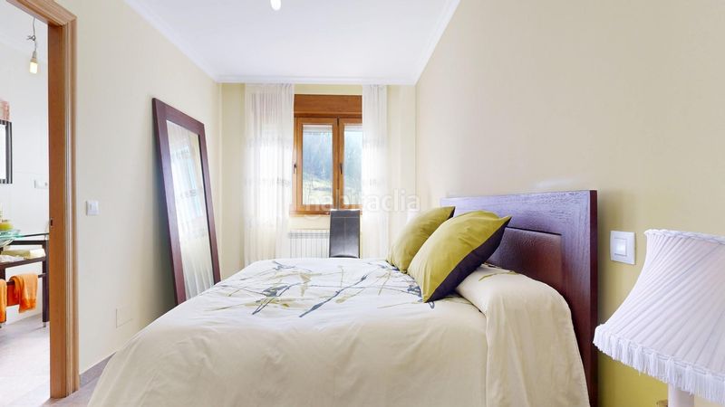 Foto c3c2d0bc-6783-4ecf-91b6-f974fe17204a. Xalet a Saro