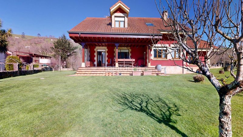 Foto e2ab3001-3dae-4874-be94-f4ee96b575bb. Xalet a Saro