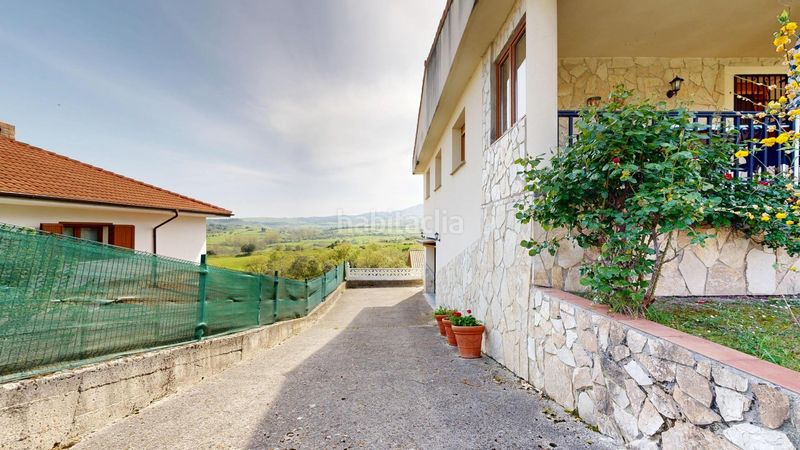 Foto 026b8df4-8edc-43dd-a553-06aae8d458a4. Casa amb aparcament piscina a Valle de Mena