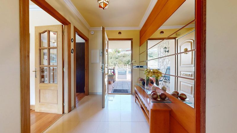 Foto 2c3a117b-e533-4cc5-82f2-7756221bcdcc. Casa amb aparcament piscina a Valle de Mena