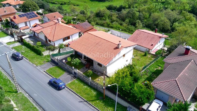 Foto 816613ab-0af9-4477-93af-42d2d5176a89. Casa amb aparcament piscina a Valle de Mena