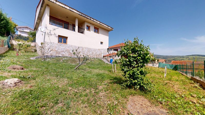 Foto a24598c7-e44d-4400-8658-aa98b406c04c. Casa amb aparcament piscina a Valle de Mena