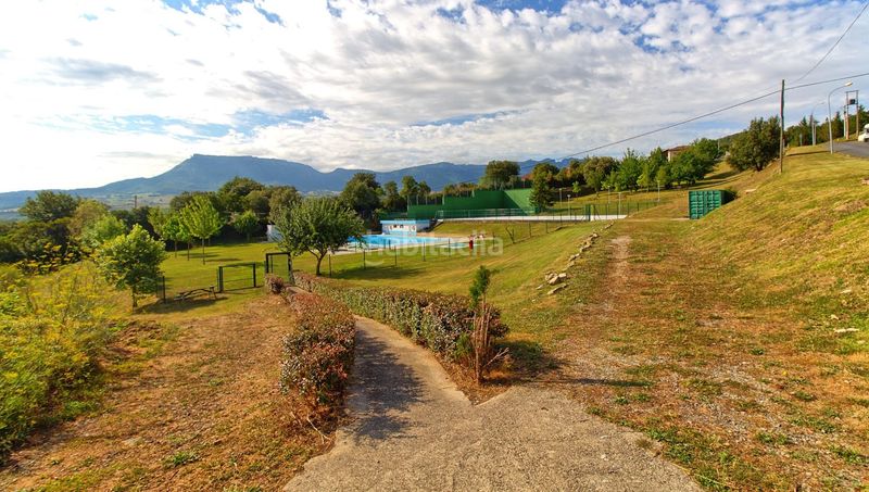 Foto ea320e3f-9cd1-43dd-8be7-afad3f21aaa1. Casa amb aparcament piscina a Valle de Mena