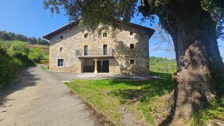 Casa  Calle barrio gerrikaitz. Caserío único en munitibar