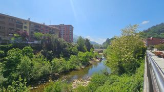 Pis  Calle koskojales. Vistas al kadagua