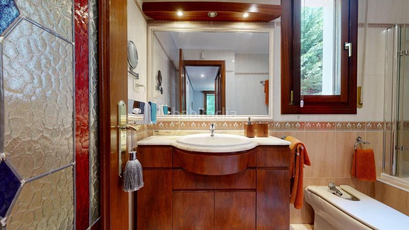 Foto b825de0e-a9f4-4858-b867-8769f3e8909a. Casa amb calefacció aparcament piscina a Güeñes
