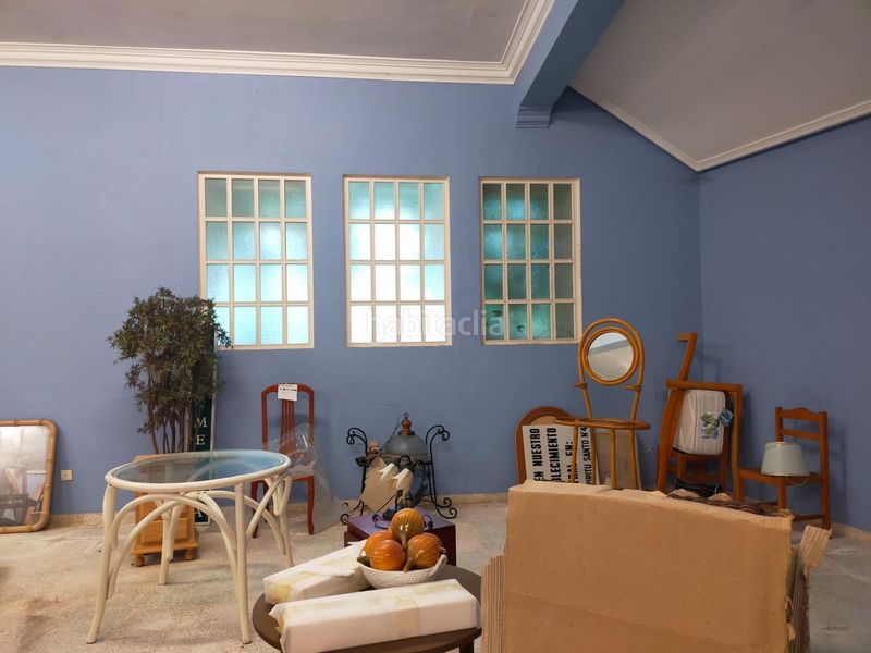 Foto df6c2964-ca9e-49ea-b6fb-2a11cd839186. Local comercial a Centro Laredo
