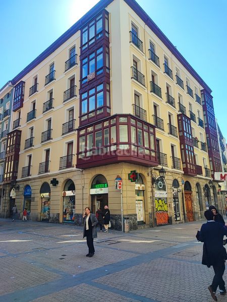 Foto d0239afe-8827-491e-b7dd-a358bcc2447b. Pis a Casco Viejo Bilbao