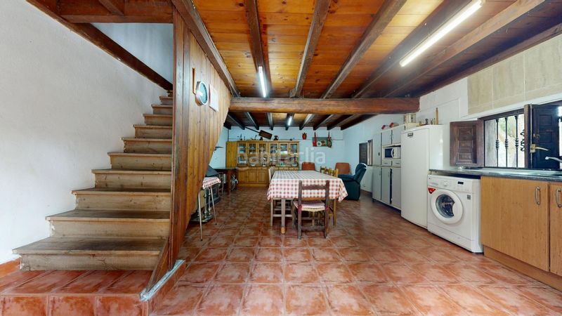 Foto e90bb6ce-a26f-4dc8-99c8-bda60e444cb3. Casa amb calefacció a Dima