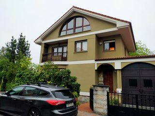 Rent Chalet  Barrio isequilla. Se alquila chalet de 175m2