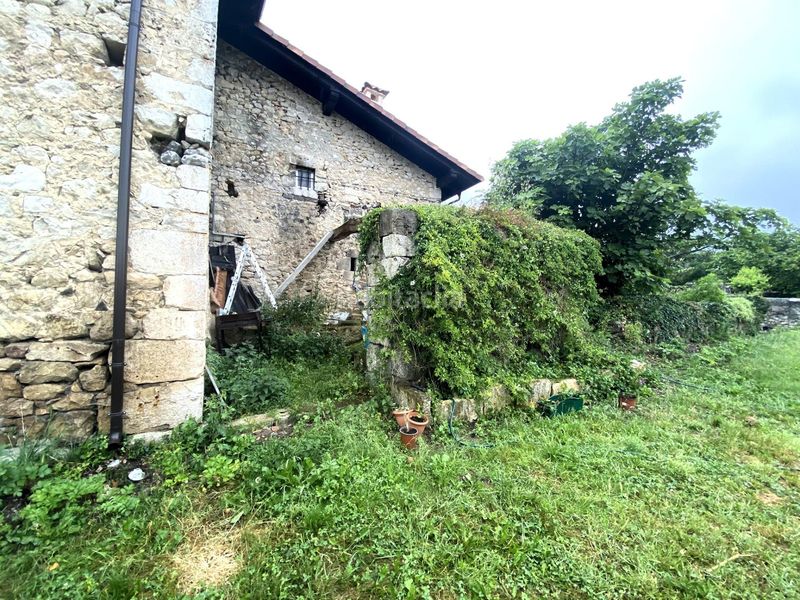 Foto 0f1f35b7-e74b-4658-96a3-b0bc0a788d2a. Casa amb aparcament a Valle de Mena