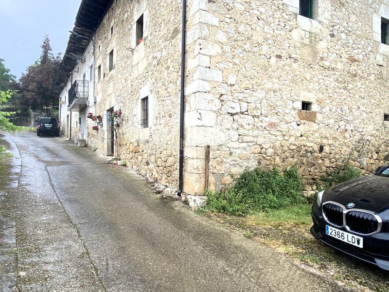 Foto a6023013-ff28-4e1b-8bfb-78aa7861710e. Casa amb aparcament a Valle de Mena