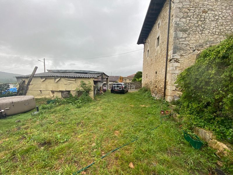 Foto c9de2cda-f0b2-4284-ac67-b3dd58a0b9c1. Casa amb aparcament a Valle de Mena