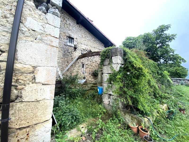 Foto cd4d4b28-ea96-49fe-925c-93d03fbc87a3. Casa amb aparcament a Valle de Mena