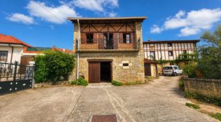 Haus  Calle ctra. lezana. Casa en el corazón de lezana