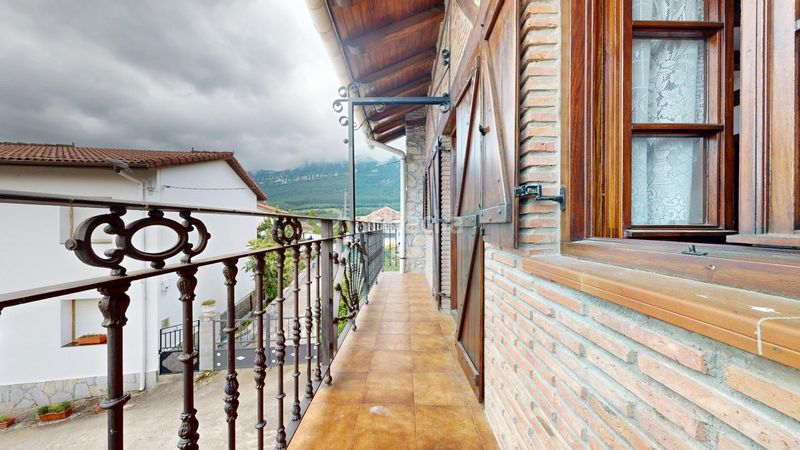Foto aad6e18c-edec-4358-9bd2-e20aa32bcd86. Casa amb aparcament a Valle de Mena