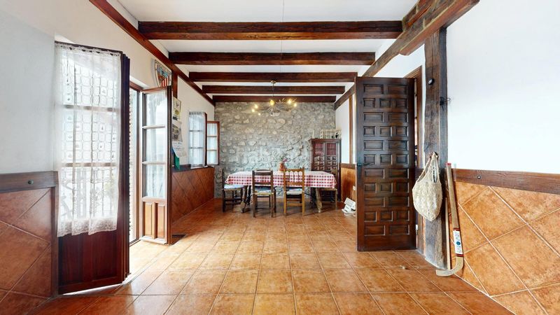 Foto b81d2074-9b93-4043-82f6-704dfb4a4ee4. Casa amb aparcament a Valle de Mena
