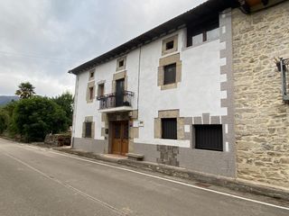 Maison à Valle de Mena. Casa de piedra en el valle de mena