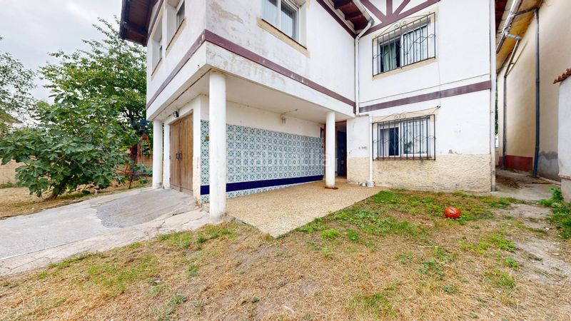 Foto c51d2830-4d86-40b0-b6ba-b7a7ce757492. Casa amb calefacció aparcament a Valle de Mena